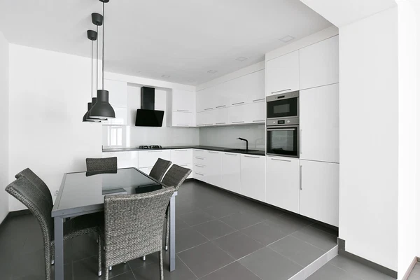 V Šáreckém údolí, Dejvice - Prague 6 | Rent, House, Five-bedroom (6+kk), 250 m²