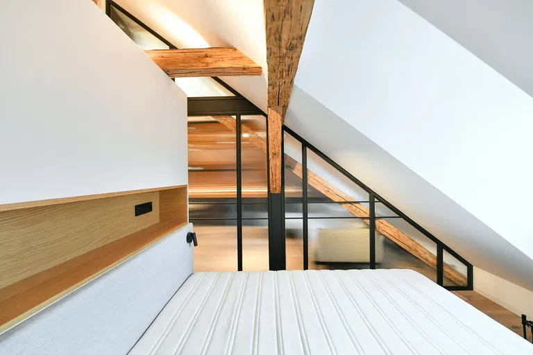 Hroznová, Malá Strana - Prague 1 | Rent, Apartment, One-bedroom (2+kk), 70 m²