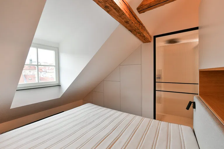 Hroznová, Malá Strana - Prague 1 | Rent, Apartment, One-bedroom (2+kk), 70 m²