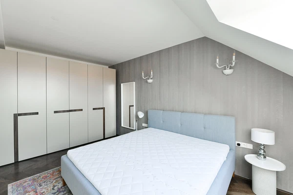 Náměstí Generála Kutlvašra, Nusle - Prague 4 | Rent, Apartment, Two-bedroom (3+kk), 130 m²