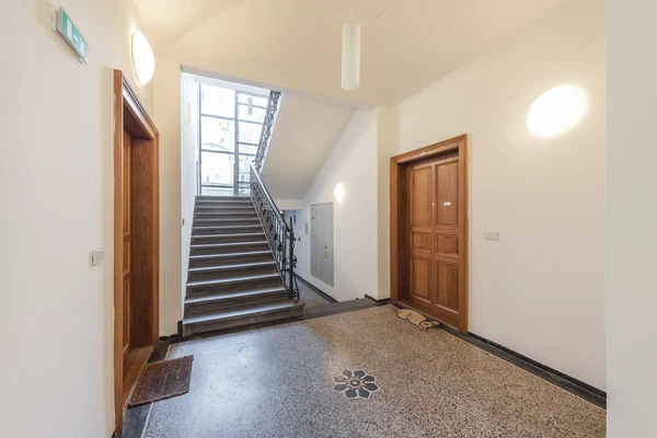 Pod Slovany, Nové Město - Praha 2 | Pronájem, Byt, 1+kk, 40 m²