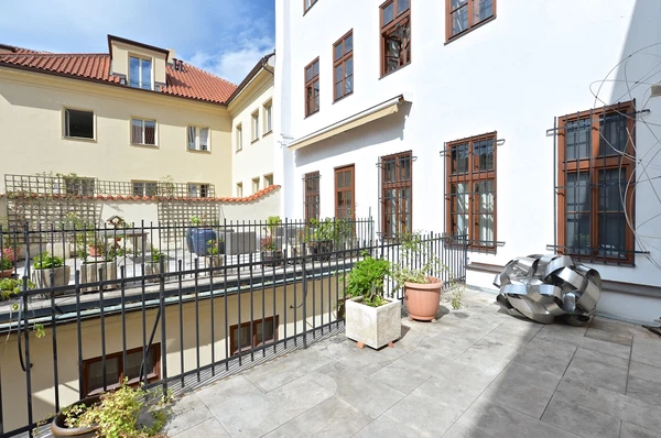 Mostecká, Malá Strana - Prague 1 | Rent, Apartment, One-bedroom (2+kk), 100 m²