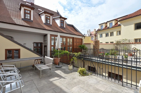 Mostecká, Malá Strana - Prague 1 | Rent, Apartment, One-bedroom (2+kk), 100 m²