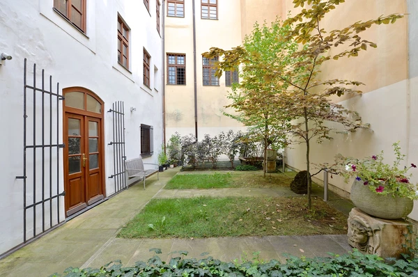 Mostecká, Malá Strana - Prague 1 | Rent, Apartment, One-bedroom (2+kk), 100 m²