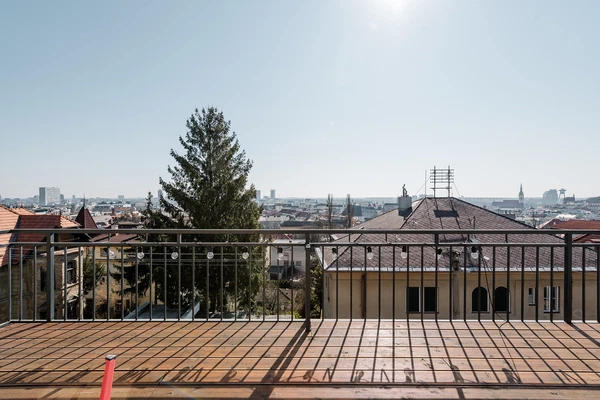 Vlčkova, Staré Mesto - Bratislava I | Rent, Apartment, Four-bedroom (5+kk), 185 m²