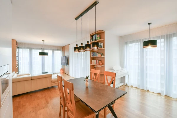 U Mlýnského kanálu, Karlín - Praha 8 | Pronájem, Byt, 4+kk, 120 m²