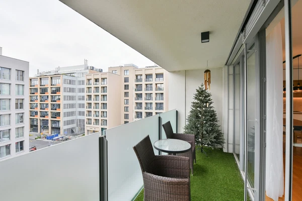 U Mlýnského kanálu, Karlín - Praha 8 | Pronájem, Byt, 4+kk, 120 m²