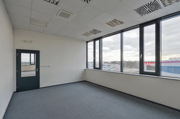 Sezemická, Horní Počernice - Prague 9 | Rent, Office building, 5 139 m²