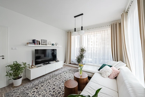 Učňovská, Hrdlořezy - Prague 9 | Rent, Apartment, One-bedroom (2+kk), 49 m²