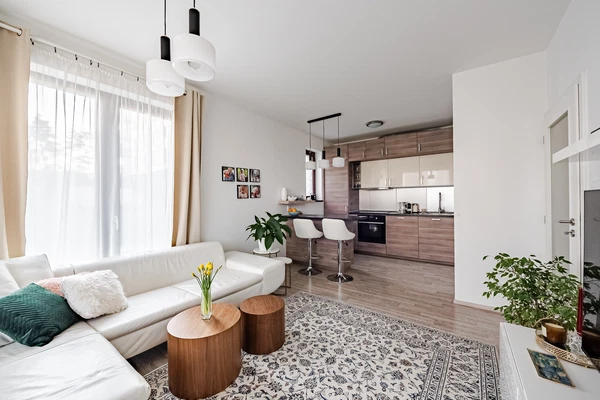 Učňovská, Hrdlořezy - Prague 9 | Rent, Apartment, One-bedroom (2+kk), 49 m²