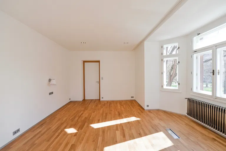 U Zeměpisného ústavu, Bubeneč - Prague 6 | Rent, Apartment, Three-bedroom (4+kk), 142 m²