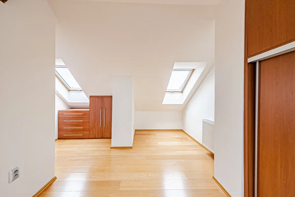 Sudoměřská, Žižkov - Prague 3 | Rent, Apartment, Four-bedroom (5+kk), 200 m²