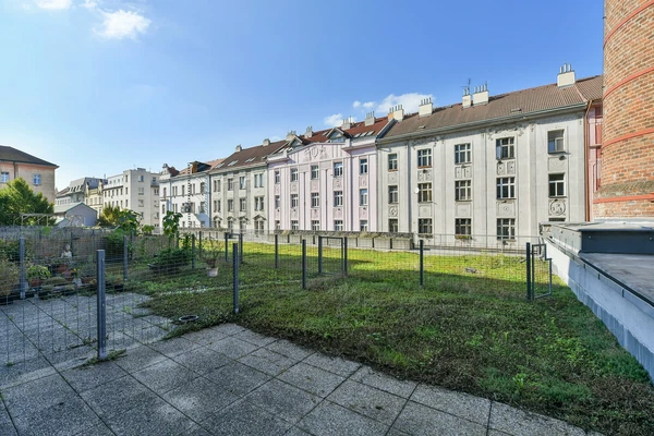 Novákových, Libeň - Prague 8 | Sale, Apartment, One-bedroom (2+kk), 57 m²