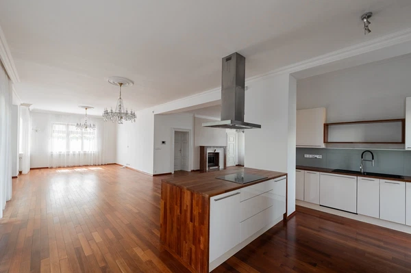 Na Míčánce, Dejvice - Prague 6 | Rent, House, Seven-bedroom (8+kk), 500 m²