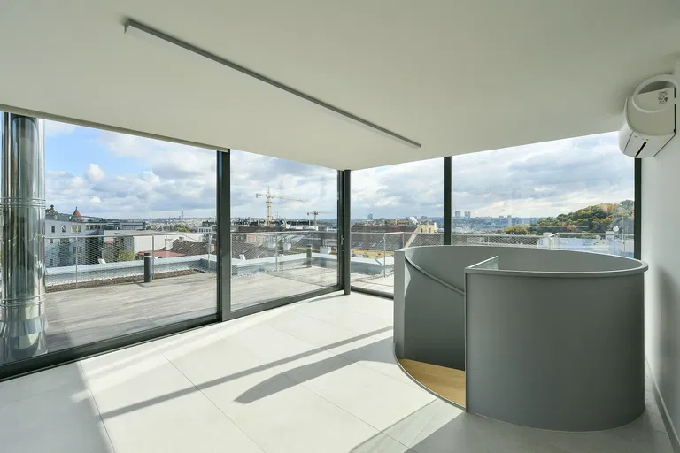 Holečkova, Smíchov - Prague 5 | Rent, Apartment, Three-bedroom (4+kk), 348 m²