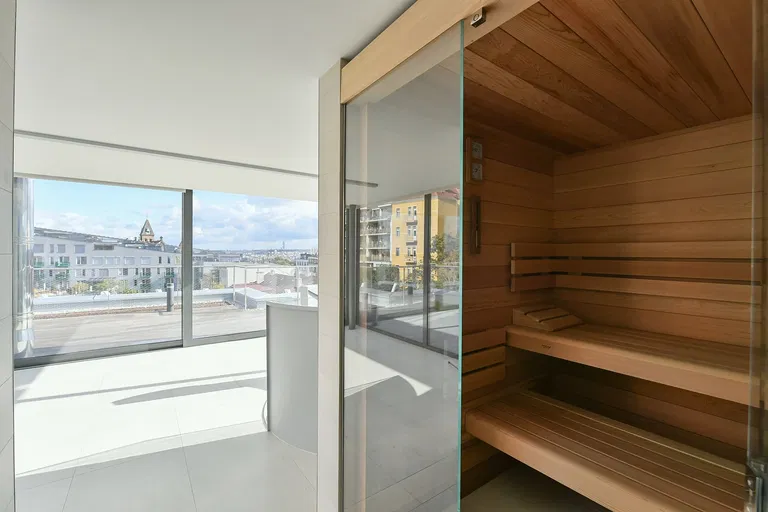 Holečkova, Smíchov - Prague 5 | Rent, Apartment, Three-bedroom (4+kk), 348 m²