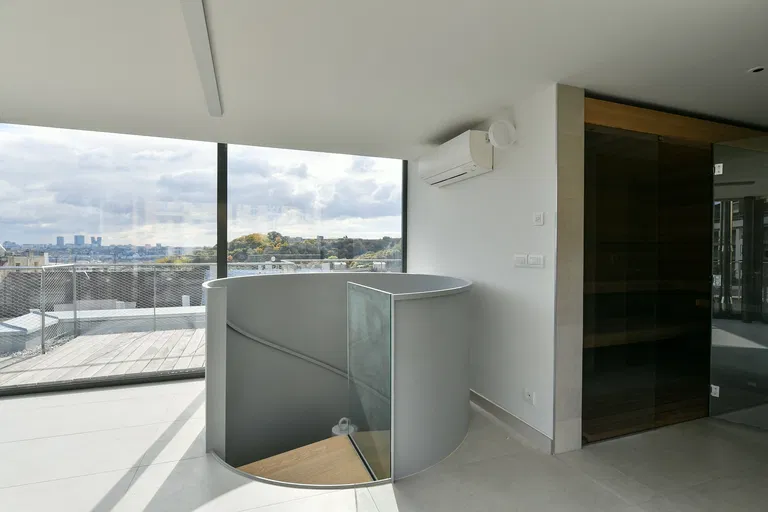 Holečkova, Smíchov - Prague 5 | Rent, Apartment, Three-bedroom (4+kk), 348 m²