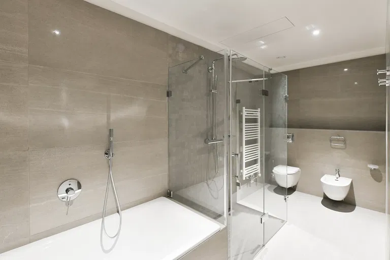 Holečkova, Smíchov - Prague 5 | Rent, Apartment, Three-bedroom (4+kk), 348 m²