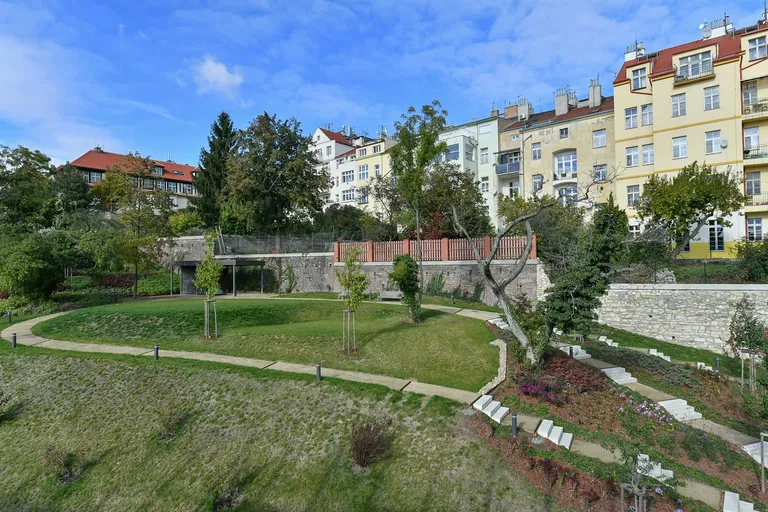 Holečkova, Smíchov - Prague 5 | Rent, Apartment, Three-bedroom (4+kk), 348 m²