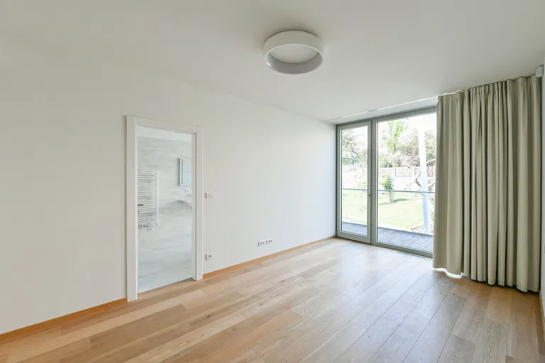 Holečkova, Smíchov - Prague 5 | Rent, Apartment, Three-bedroom (4+kk), 348 m²