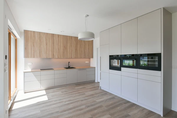 Artistů, Horní Počernice - Prague 9 | Rent, House, Three-bedroom (4+kk), 124 m²