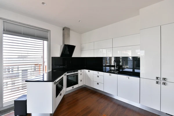 Korunní, Vinohrady - Prague 10 | Rent, Apartment, Two-bedroom (3+kk), 68 m²