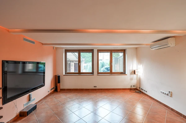 Vranská, Kamýk - Prague 4 | Rent, House, Three-bedroom (4+1), 272 m²