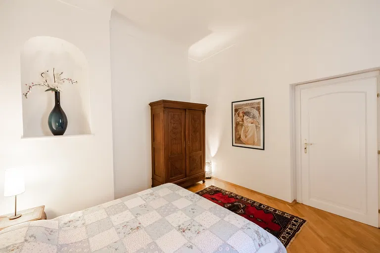 Vlašská, Malá Strana - Prague 1 | Rent, Apartment, One-bedroom (2+kk), 69 m²