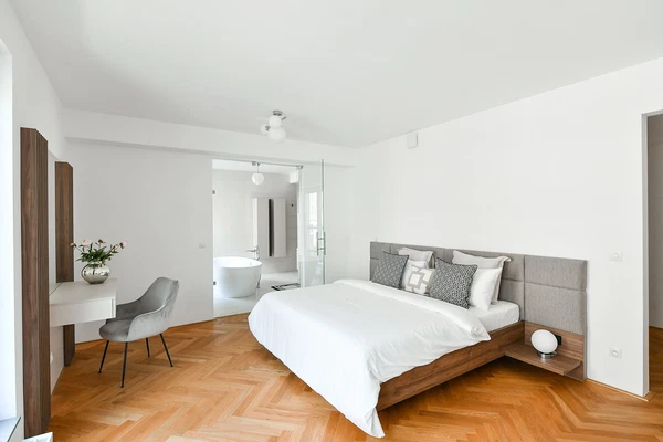 Hradešínská, Vinohrady - Praha 10 | Pronájem, Byt, 3+kk, 173 m²