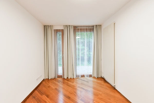 Pod Kaštany, Bubeneč - Prague 6 | Rent, Apartment, Three-bedroom (4+kk), 147 m²