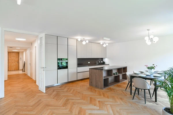 Hradešínská, Vinohrady - Prague 10 | Rent, Apartment, Two-bedroom (3+kk), 173 m²