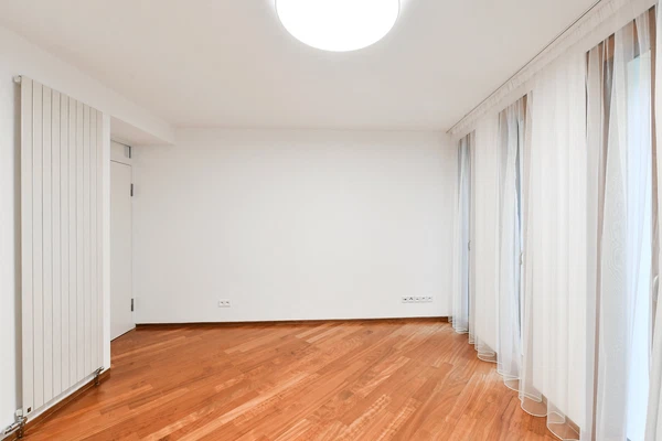 Pod Kaštany, Bubeneč - Prague 6 | Rent, Apartment, Three-bedroom (4+kk), 147 m²