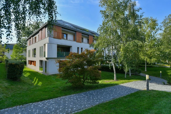 Pod Kaštany, Bubeneč - Prague 6 | Rent, Apartment, Three-bedroom (4+kk), 147 m²