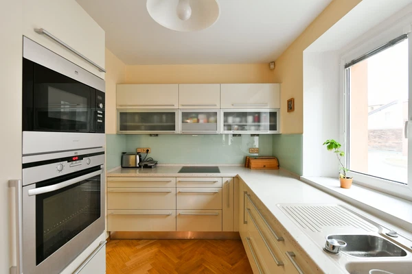 Legionářů, Ďáblice - Prague 8 | Rent, House, Four-bedroom (5+kk), 240 m²