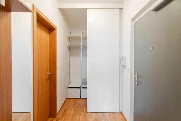 Korunní, Vinohrady - Prague 10 | Rent, Apartment, Studio (1+kk), 50 m²