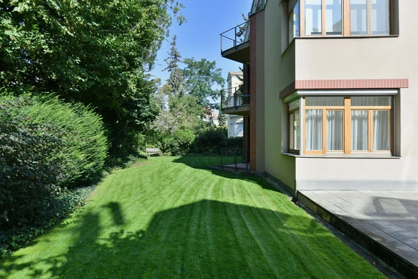 V Tišině, Bubeneč - Praha 6 | Pronájem, Byt, 4+1, 180 m²