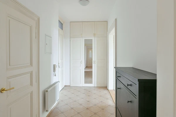 Na Moráni, Nové Město - Prague 2 | Rent, Apartment, Three-bedroom (4+kk), 155 m²