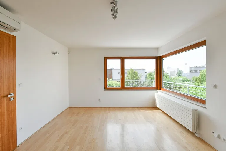 Vacínovská, Jinonice - Prague 5 | Rent, House, Five-bedroom (6+kk), 360 m²