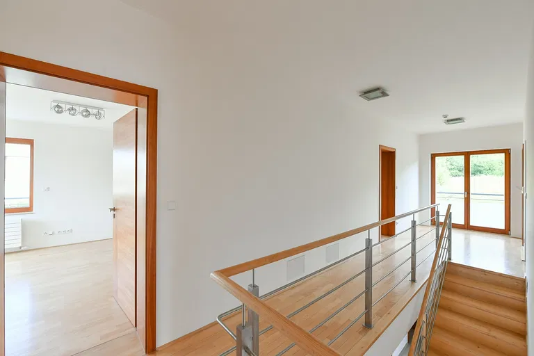 Vacínovská, Jinonice - Prague 5 | Rent, House, Five-bedroom (6+kk), 360 m²