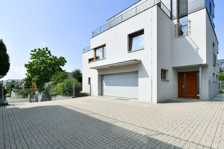 Vacínovská, Jinonice - Prague 5 | Rent, House, Five-bedroom (6+kk), 360 m²