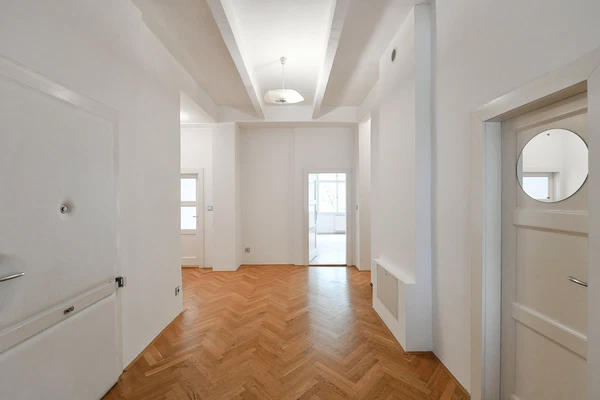 V. P. Čkalova, Bubeneč - Praha 6 | Pronájem, Byt, 3+1, 104 m²