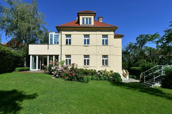 Východní, Střešovice - Prague 6 | Rent, House, Six-bedroom (7+1), 359 m²