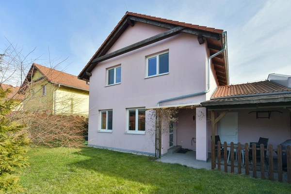 Na Svahu, Horoušany - Praha-východ | Rent, House, Three-bedroom (4+kk), 125 m²