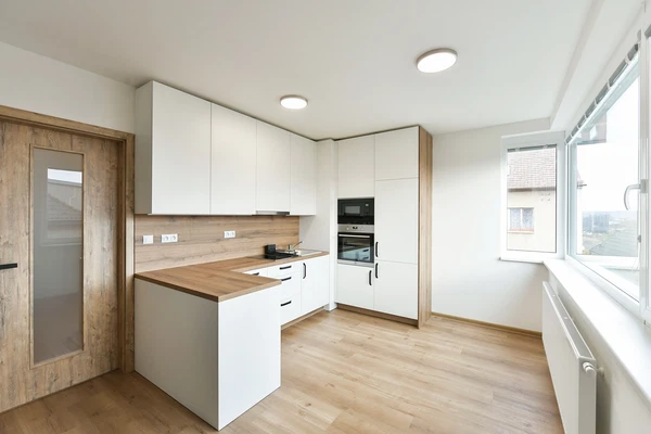 Třešňová, Hloubětín - Praha 9 | Pronájem, Byt, 2+kk, 44 m²