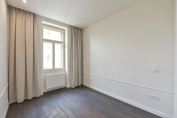 Laubova, Vinohrady - Prague 3 | Rent, Apartment, Three-bedroom (4+kk), 166 m²