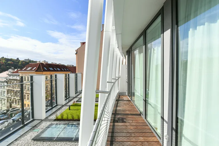 Holečkova, Smíchov - Praha 5 | Pronájem, Byt, 2+kk, 72 m²