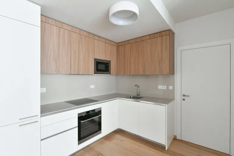 Holečkova, Smíchov - Praha 5 | Pronájem, Byt, 2+kk, 72 m²