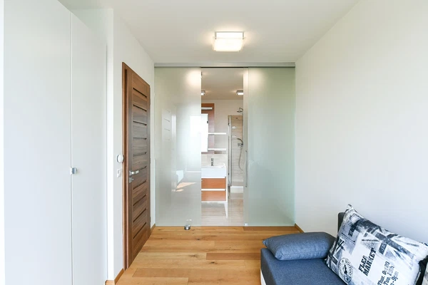 Javorová, Kobylisy - Prague 8 | Rent, Apartment, Three-bedroom (4+kk), 108 m²