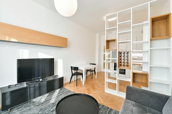 Hradešínská, Vinohrady - Praha 10 | Pronájem, Byt, 2+kk, 55 m²