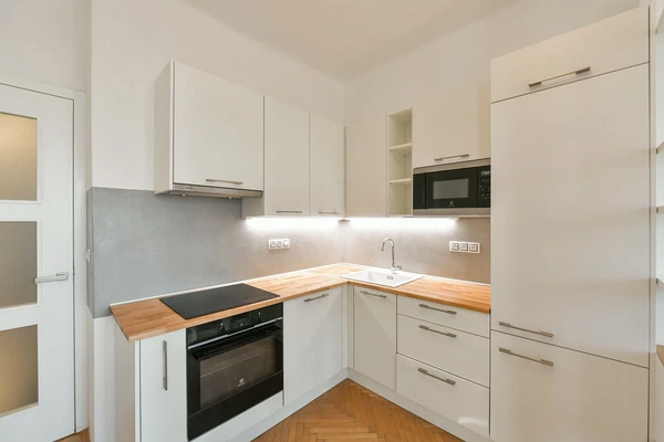 Hradešínská, Vinohrady - Praha 10 | Pronájem, Byt, 2+kk, 55 m²